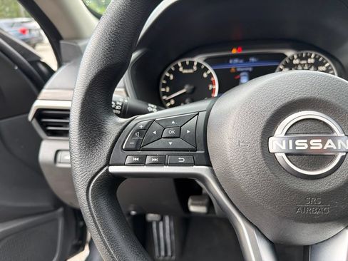 Used 2024 Nissan Altima 2.5 SV FWD image 15