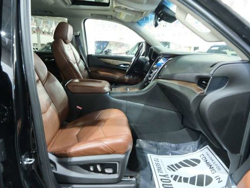 Used 2015 Cadillac Escalade ESV Premium image 35