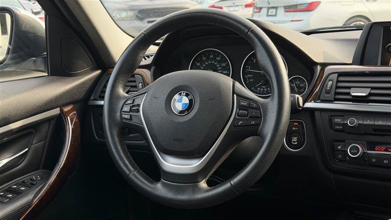 Used 2014 BMW 335i xDrive Sedan AWD/4WD image 28