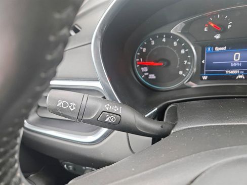 Used 2020 Chevrolet Equinox LT image 18