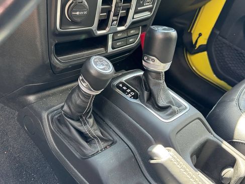 Used 2023 Jeep Wrangler Unlimited Sahara w/ Cold Weather Group AWD/4WD image 12