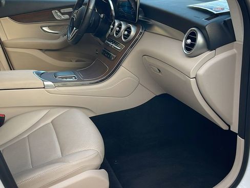 Used 2021 Mercedes-Benz GLC 300 image 32