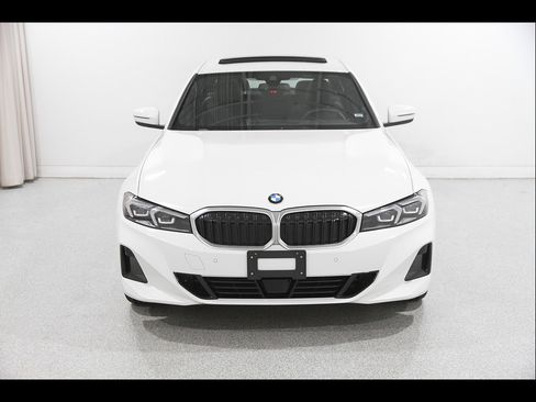 Used 2025 BMW 330i xDrive Sedan AWD/4WD image 2