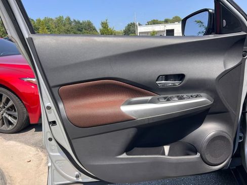 Used 2020 Nissan Kicks SR FWD image 10