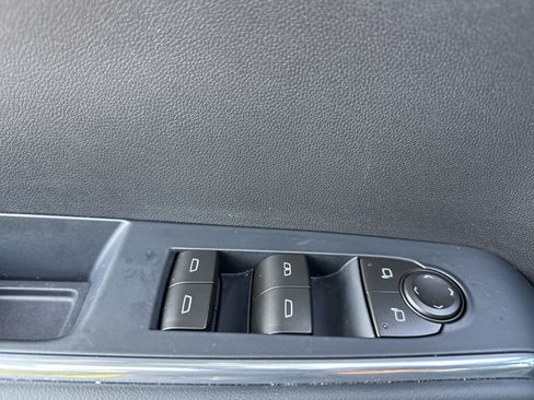 Used 2026 GMC Acadia Elevation w/ Elevation Premium Package FWD image 15