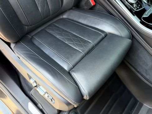 Used 2019 BMW X5 xDrive50i w/ M Sport Package AWD/4WD image 11