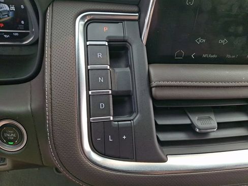 Used 2022 GMC Yukon XL SLT w/ SLT Luxury Package AWD/4WD image 16