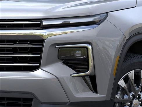 New 2026 Chevrolet Traverse LT w/ Sun and Wheel Package FWD image 10