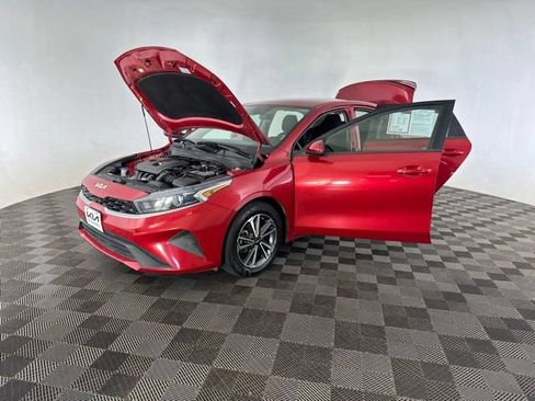 Certified 2023 Kia Forte LXS FWD image 12