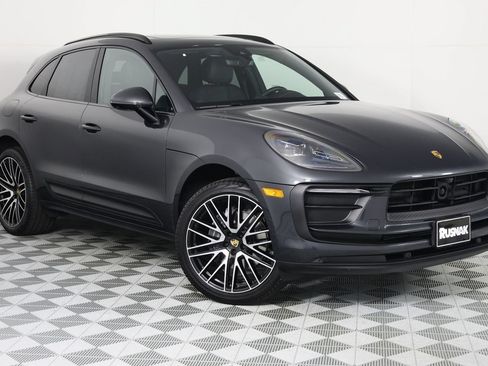 Certified 2026 Porsche Macan AWD/4WD image 9