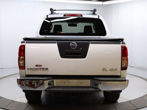 Used 2011 Nissan Frontier SL image 6