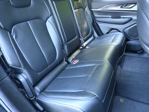 Used 2023 Jeep Grand Cherokee Limited image 20