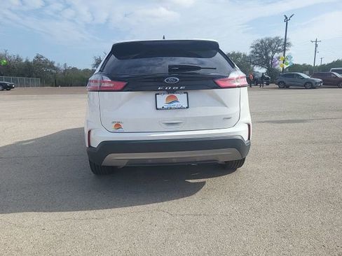 Used 2024 Ford Edge SEL image 4