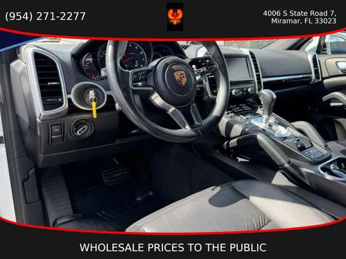 Used 2016 Porsche Cayenne AWD/4WD image 10