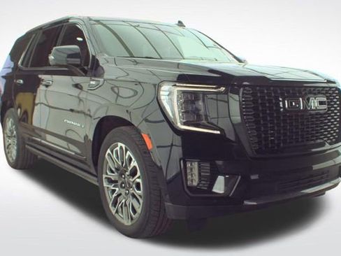 Used 2023 GMC Yukon Denali Ultimate image 3