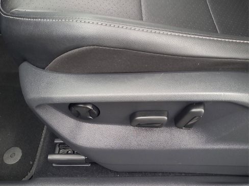 Used 2018 Volkswagen Tiguan SEL image 15