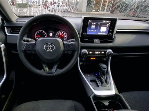 Used 2021 Toyota RAV4 XLE image 5