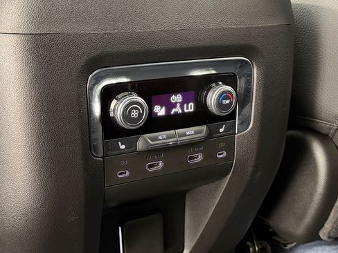 Used 2025 GMC Yukon Denali w/ Denali Reserve Package AWD/4WD image 34
