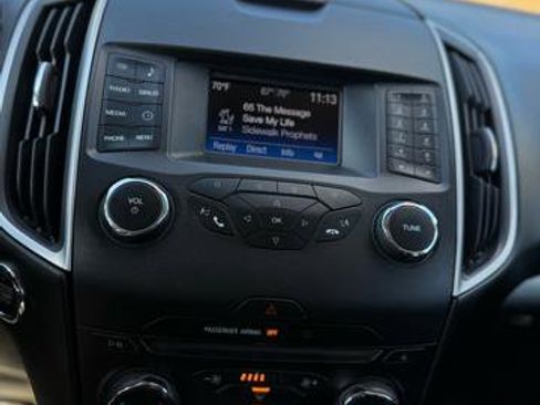 Used 2015 Ford Edge SEL image 15