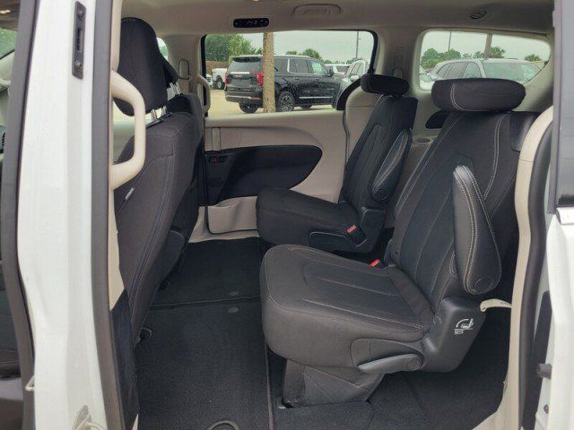 Used 2023 Chrysler Voyager LX FWD image 28
