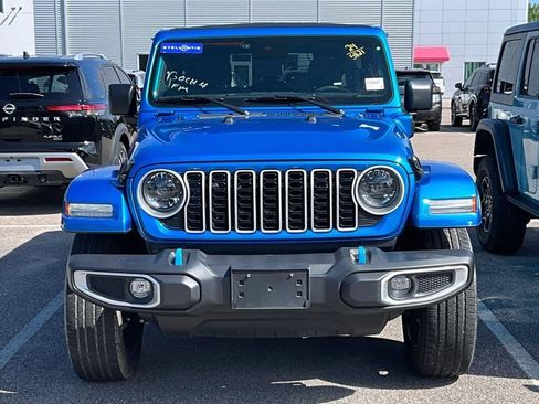 Used 2024 Jeep Wrangler Unlimited Sahara w/ Safety Group AWD/4WD image 2