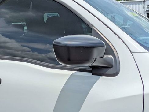 Used 2022 Nissan Frontier S w/ Technology Package RWD image 9