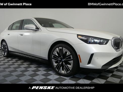 Used 2025 BMW 530i w/ Premium Package image 1