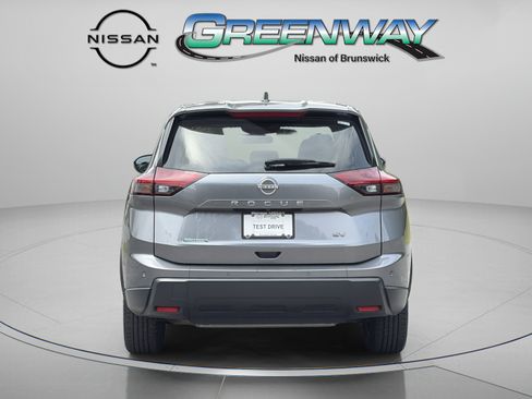 Used 2024 Nissan Rogue SV FWD image 6