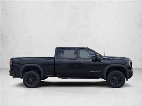 Used 2024 GMC Sierra 2500 AT4 w/ Technology Package AWD/4WD image 4