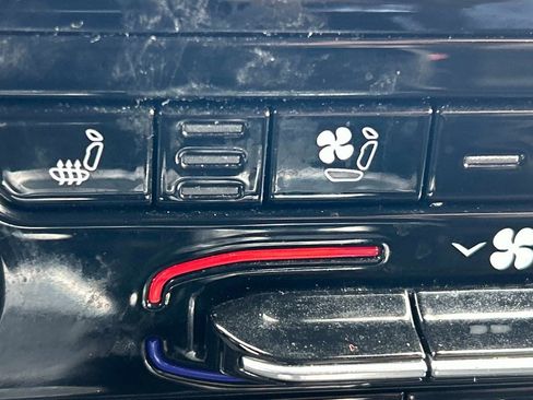 Used 2024 Jeep Grand Cherokee L Limited w/ Luxury Tech Group II image 37