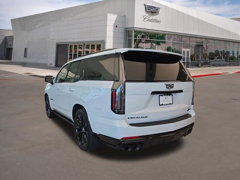 New 2026 Cadillac Escalade V w/ LPO, ONYX Package AWD/4WD image 4