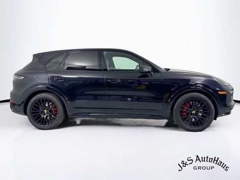 Used 2021 Porsche Cayenne GTS AWD/4WD image 8