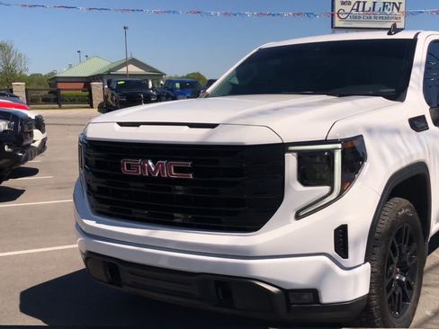 Used 2025 GMC Sierra 1500 Elevation image 4