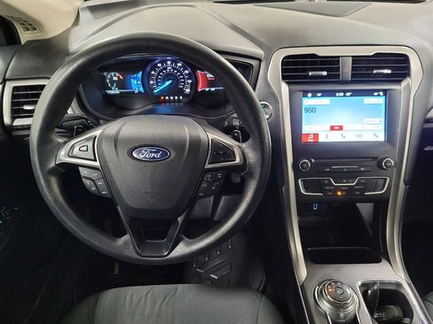 Used 2018 Ford Fusion SE w/ Fusion SE Technology Package image 22