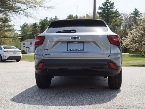 Used 2024 Chevrolet Trax RS FWD image 6