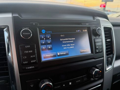 Used 2018 Nissan Titan PRO-4X w/ Pro-4x Utility Package image 16