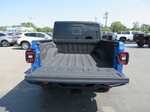 Used 2024 Jeep Gladiator Rubicon w/ Technology Group AWD/4WD image 8