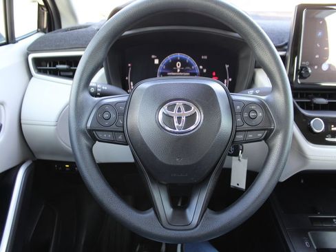 Used 2026 Toyota Corolla Cross L FWD image 19