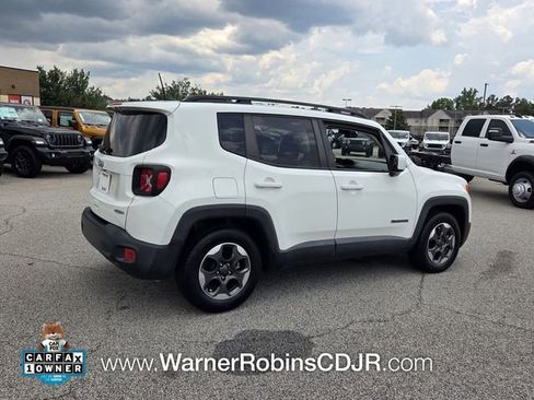 Used 2018 Jeep Renegade Latitude FWD image 14