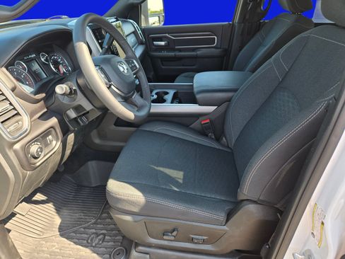 Used 2025 RAM 2500 Big Horn AWD/4WD image 15