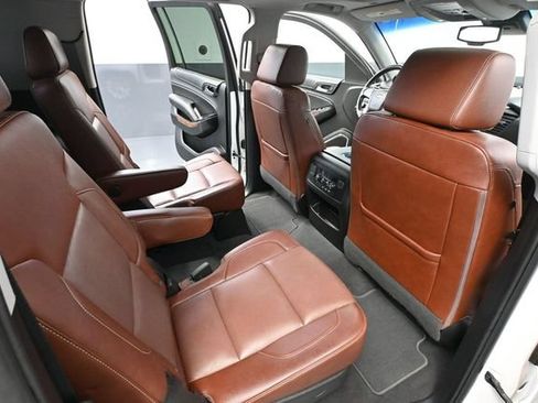 Used 2019 Chevrolet Suburban Premier w/ Premier Plus Edition AWD/4WD image 55