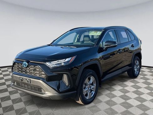 Used 2024 Toyota RAV4 XLE image 5