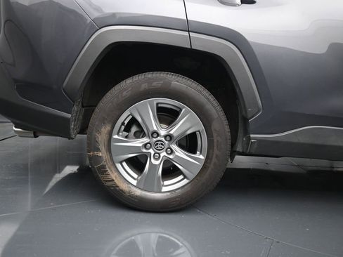 Used 2022 Toyota RAV4 XLE AWD/4WD image 10