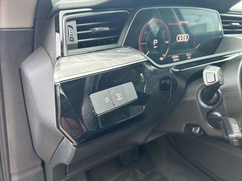 Certified 2024 Audi Q8 e-tron Premium image 23