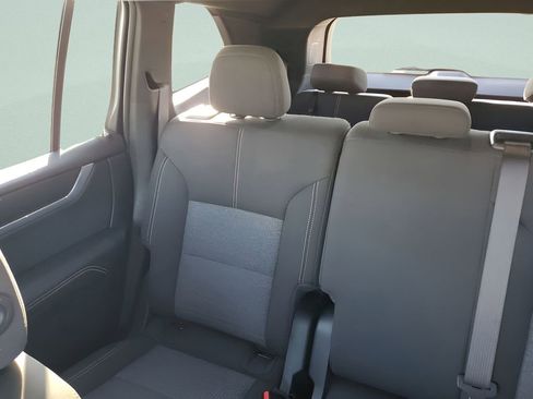 Used 2025 GMC Acadia Elevation image 12