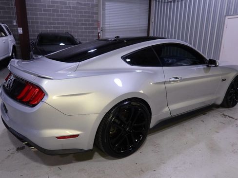 Used 2019 Ford Mustang GT Premium RWD image 5
