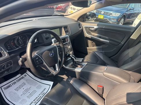 Used 2016 Volvo V60 T5 Premier w/ Convenience Package FWD image 31