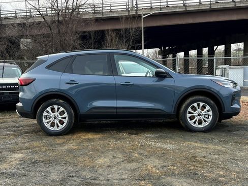 New 2026 Ford Escape Active w/ Active Premium Tech Pack image 3