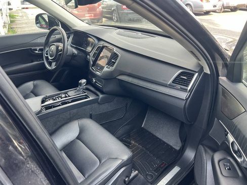 Used 2020 Volvo XC90 T6 Momentum AWD/4WD image 17