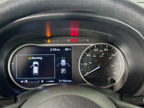 Used 2018 Nissan Kicks SV image 16